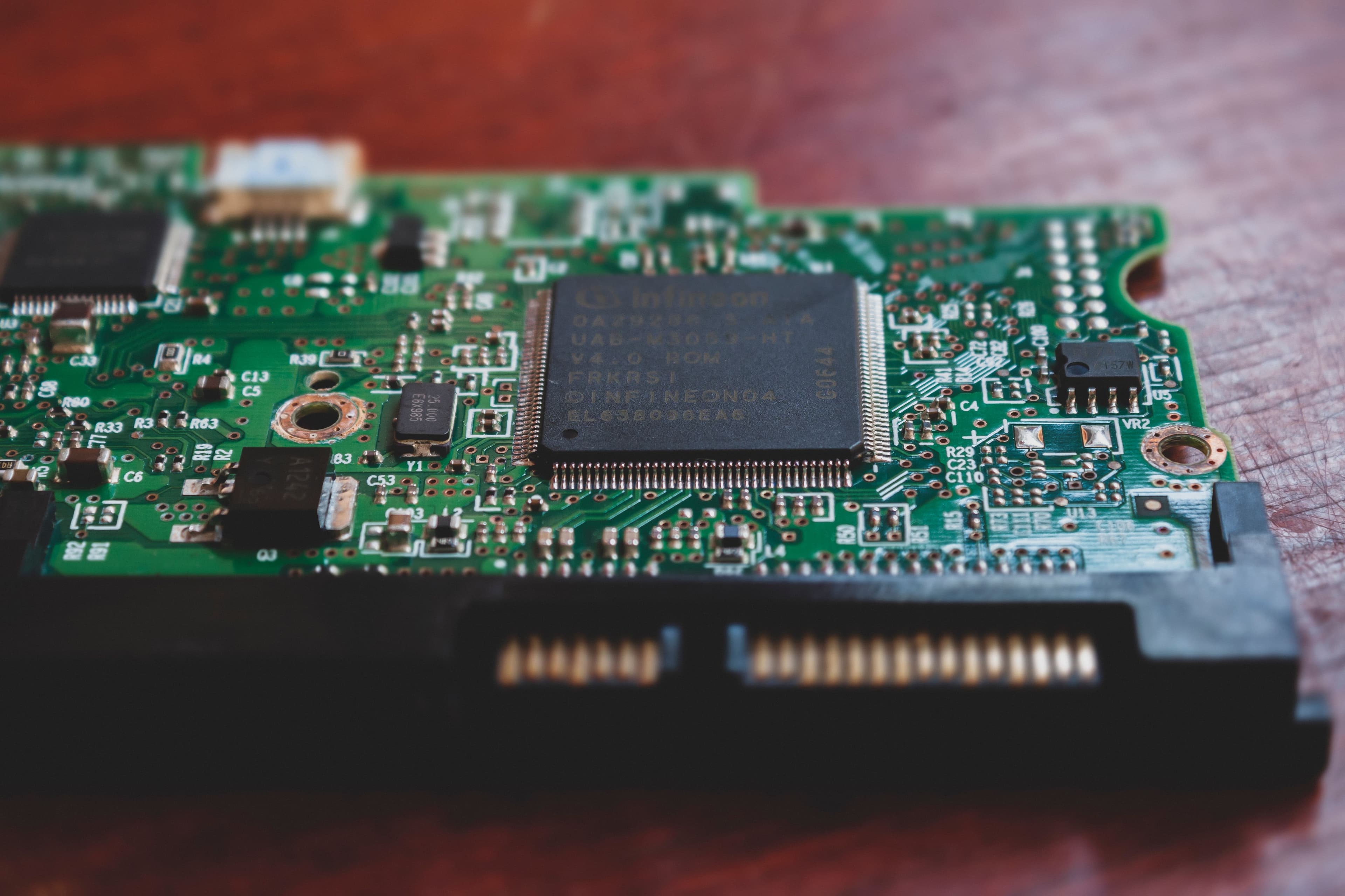 Placa electrónica y microchip