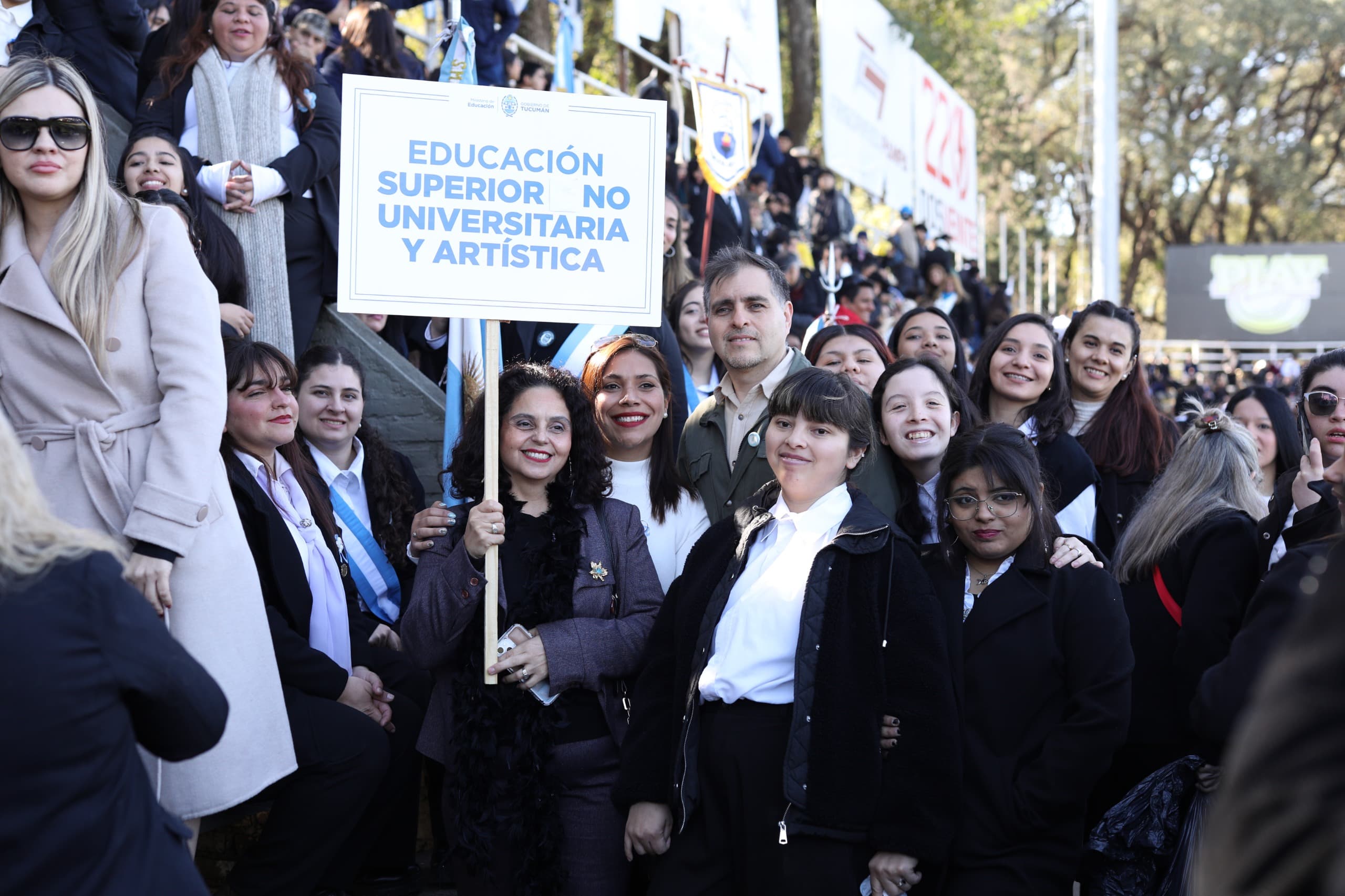Estudiantes de Educación Superior de Tucumán en una actividad institucional